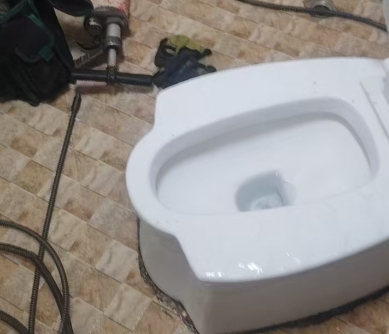 马桶地漏管道疏通